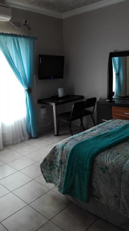 Tropical Paradise Guest House Mbombela Bagian luar foto