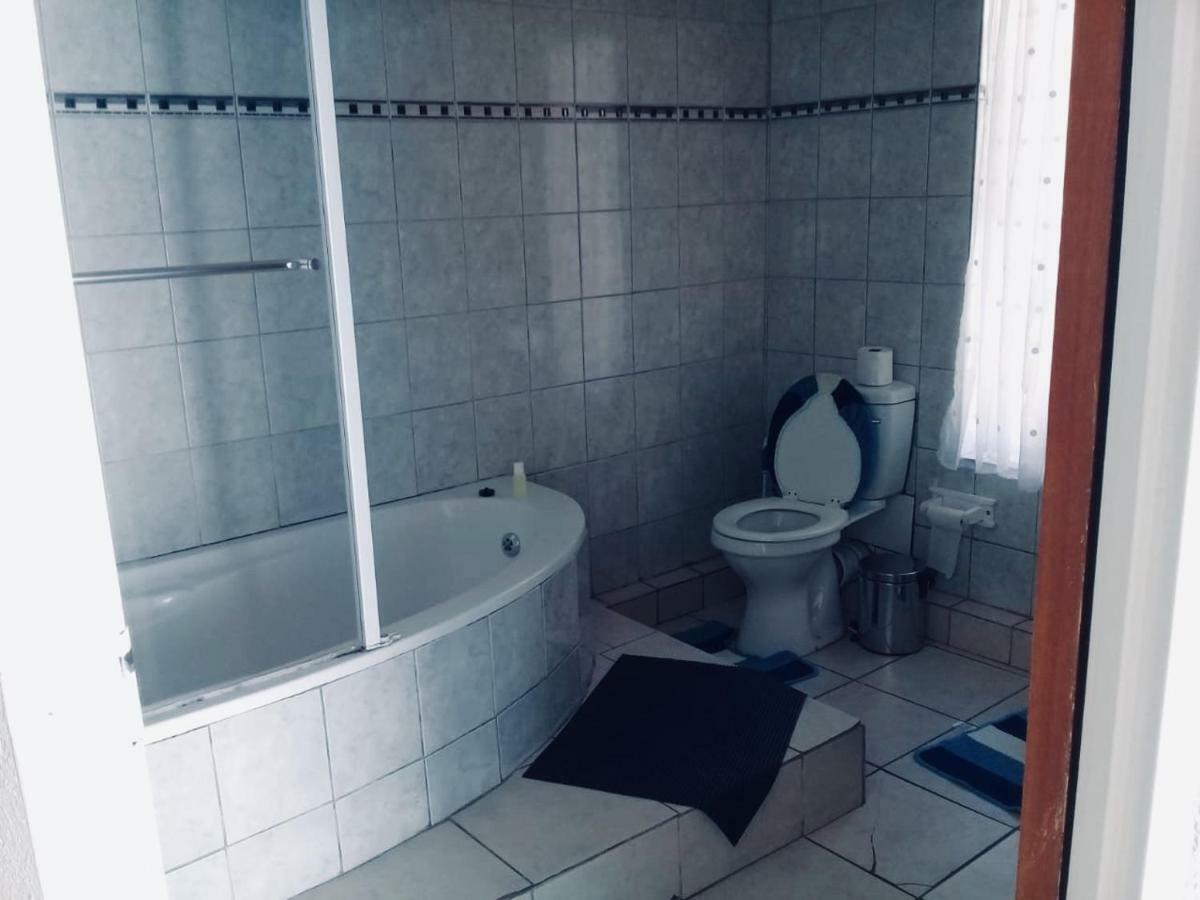 Tropical Paradise Guest House Mbombela Bagian luar foto